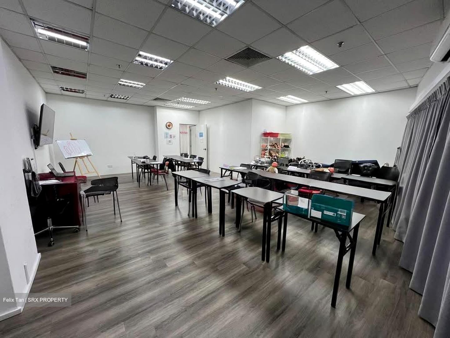 Fu Lu Shou Complex (D7), Office #580586921